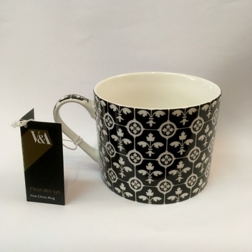 Tasse déjeuner en porcelaine fleur des lys encaustic V&A