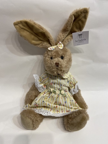 Lapin en peluche et robe jaune - La Galleria