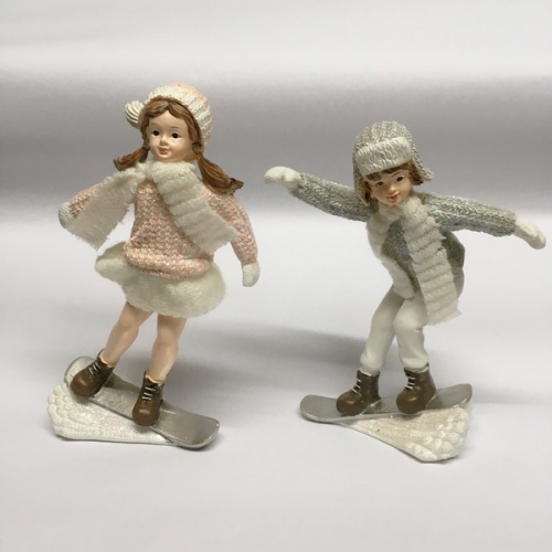 lot 2 figurines enfants luge