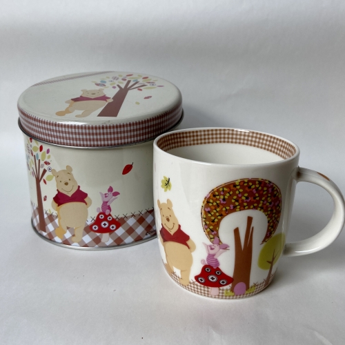 Mug Winnie l'ourson dans boite métal